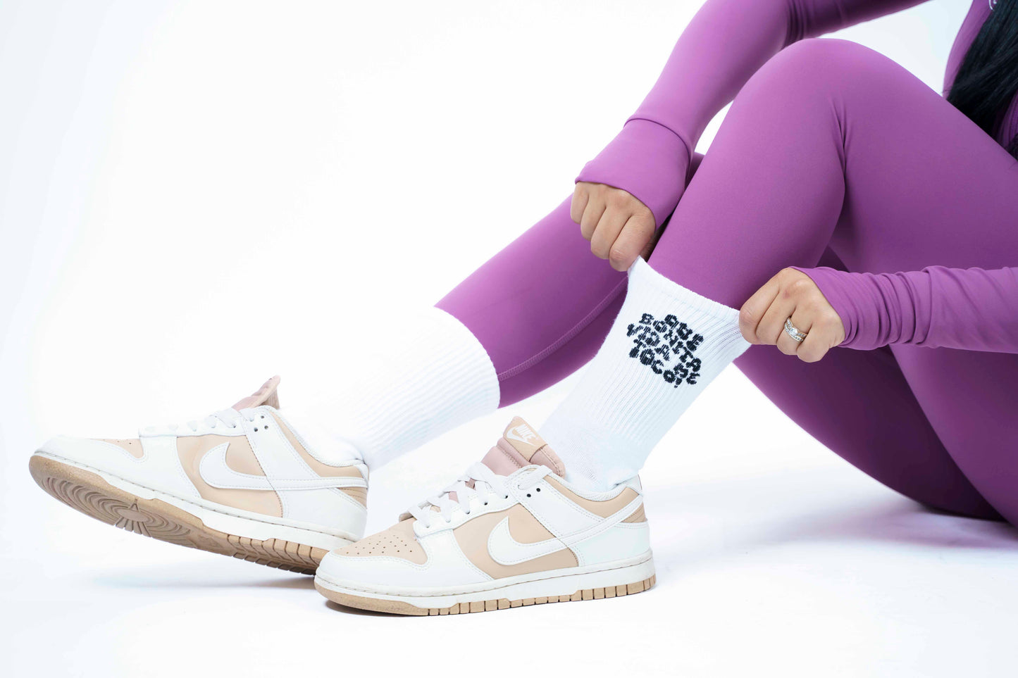 White “Que Bonita Vida Me Toco” Socks