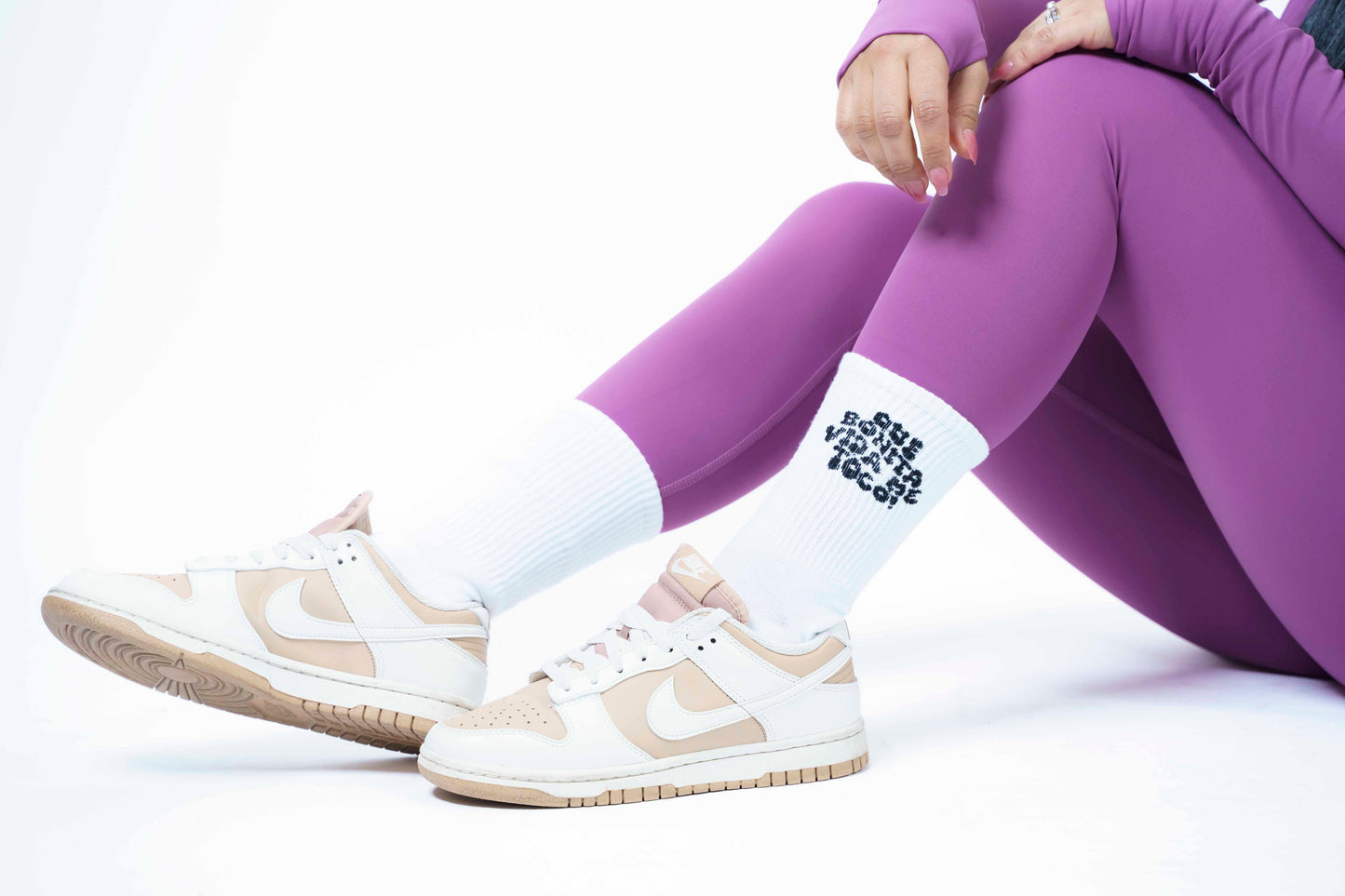 White “Que Bonita Vida Me Toco” Socks