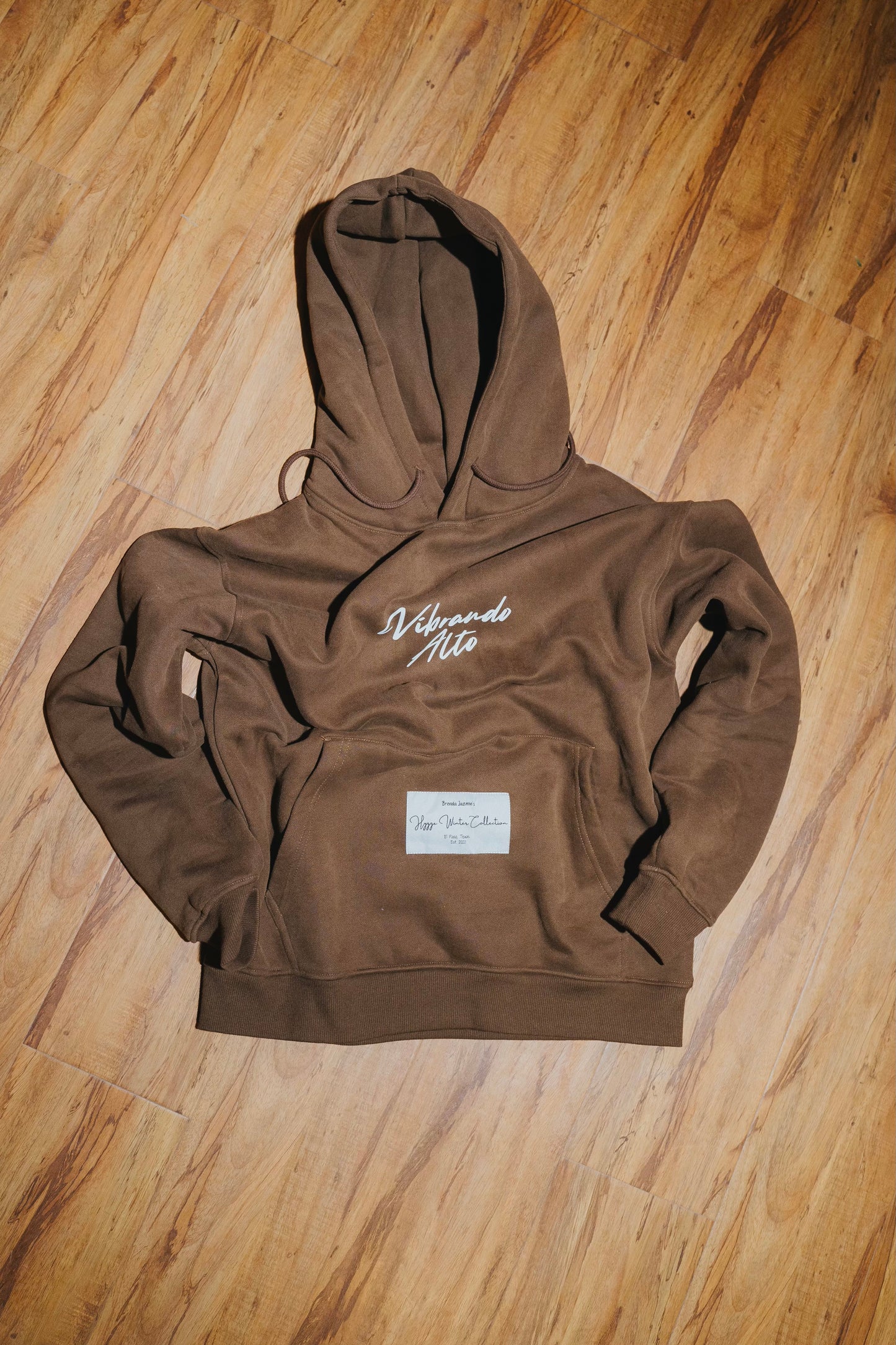 "Vibrando Alto" Winter Mocha Hoodie